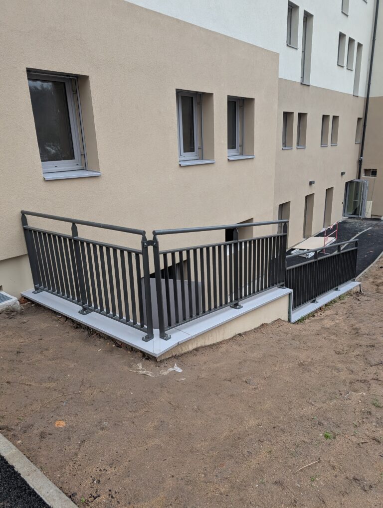 garde-corps métallique bâtiment